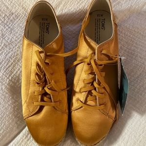 Women’s TOMS sunflower satin shoes